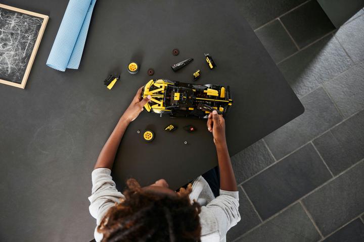 Produktbild LEGO Bugatti-Bolide (42151, LEGO Technic)