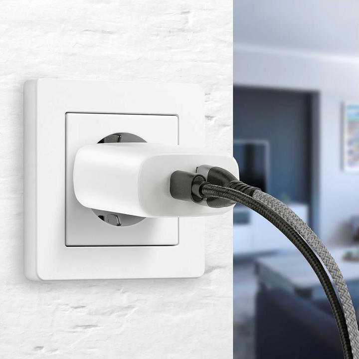 Actual product image Everactive SC-370Q Mains Charger with USB QC3.0 and USB-C PD PPS 25W (26 W)