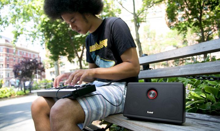 Image du produit IK Multimedia iLoud portable (10 h, Fonctionnement sur batterie, Fonctionnement sur secteur)
