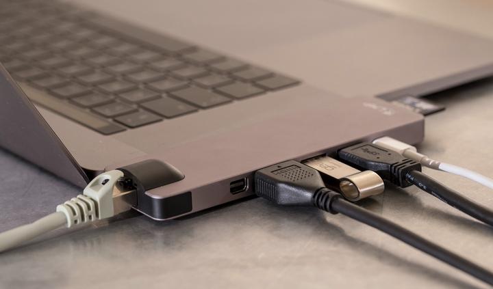Actual product image LMP Compact Dock (USB-C, 8 Ports)