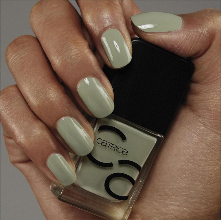 Actual product image Catrice ICONAILS Gel Lacquer (124 Believe In Jade, Gel-Effect Nail Polish)