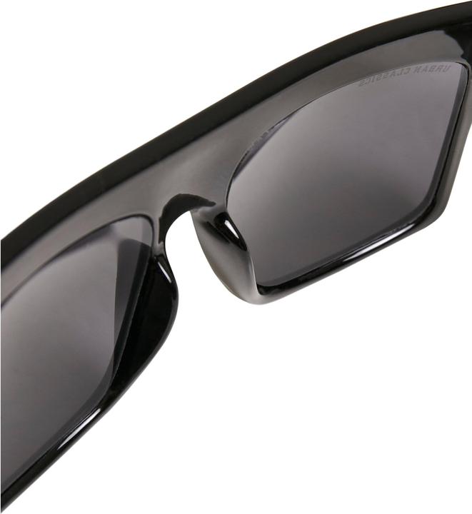Produktbild Urban Classics Sunglasses Zakynthos with Chain