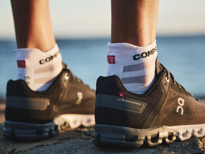 Actual product image Compressport Pro Racing Socks v4.0 Ultralight Run Low (35 - 38)