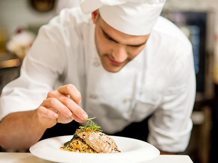 Image du produit Smartbox Souper dans un restaurant gastronomique avec vue sur un lac en Suisse (2 pers.)