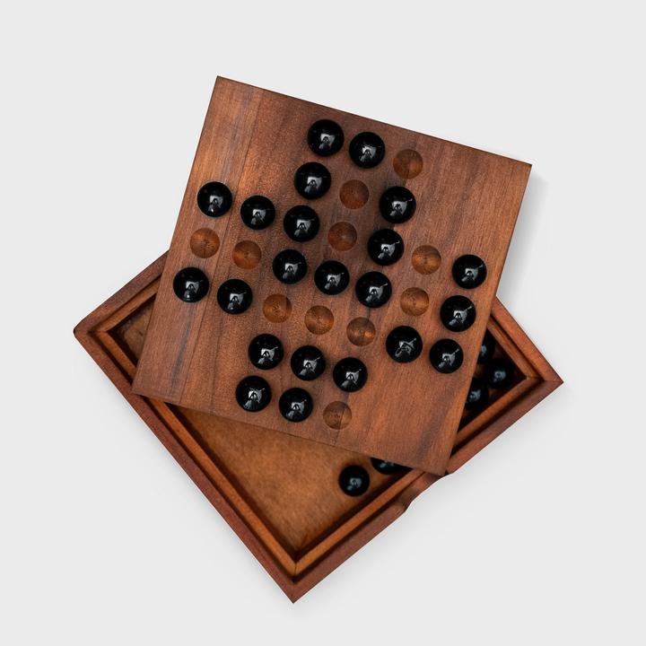 Produktbild Luckies Solitaire - Brettspiel