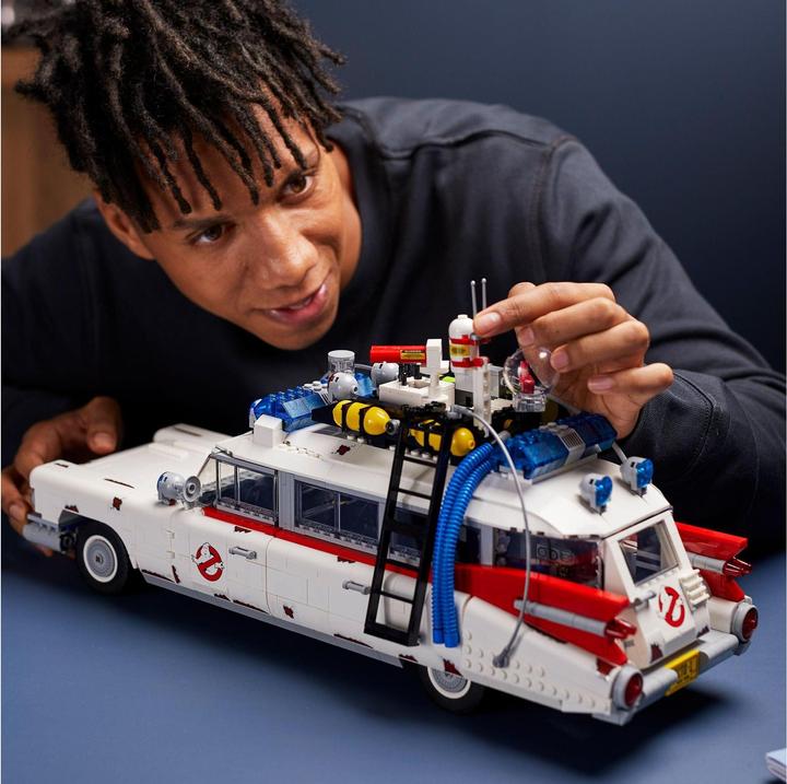 Actual product image LEGO Ghostbusters ECTO-1 (10274, LEGO Icons, LEGO Rare Sets)