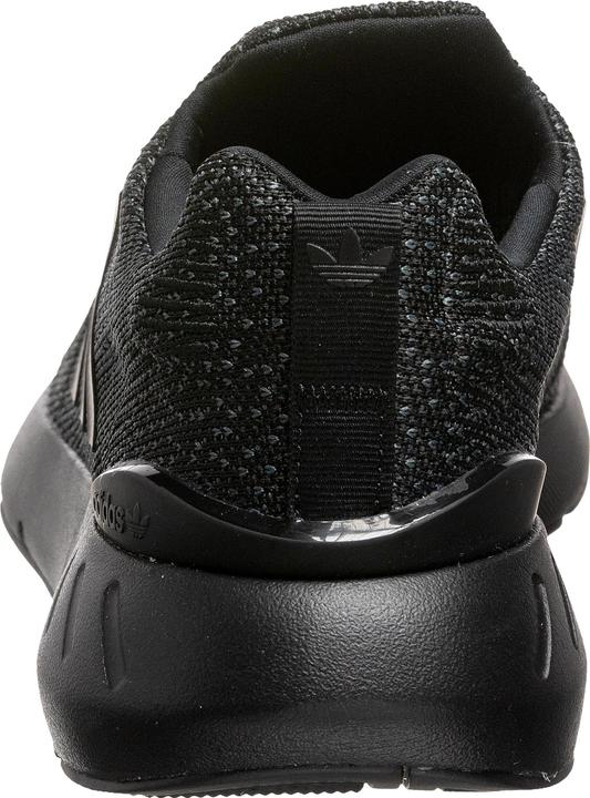 Actual product image adidas Swift Run 22 (44 2/3)