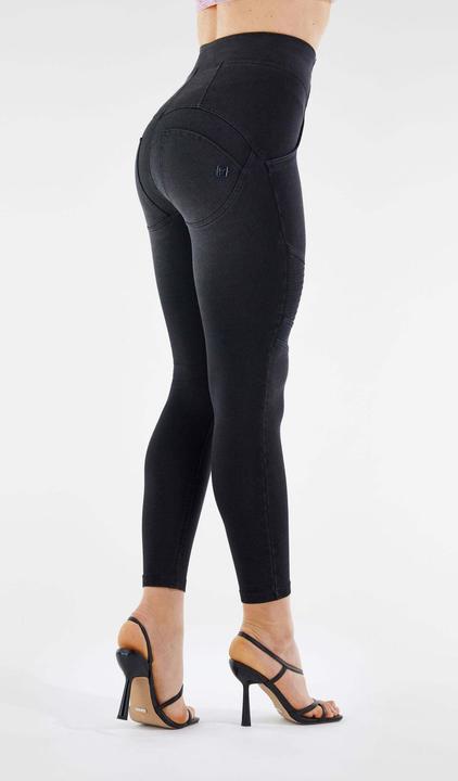 Actual product image Freddy WR.UP® Shaping Pants 7/8 WRUP4SHS328 (XS)