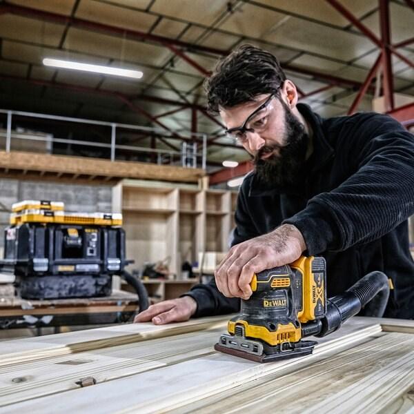 Actual product image DeWalt DCW200NTXJ (Sander, 200 W)