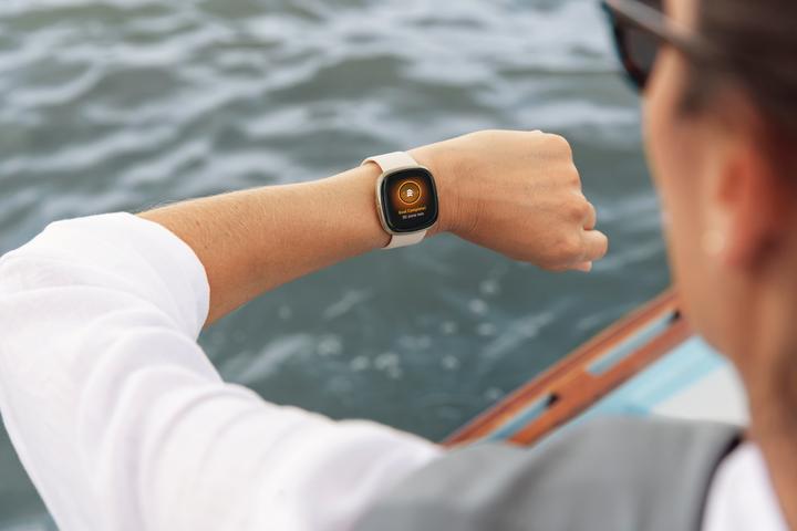 Actual product image Fitbit Sense (40.48 mm)