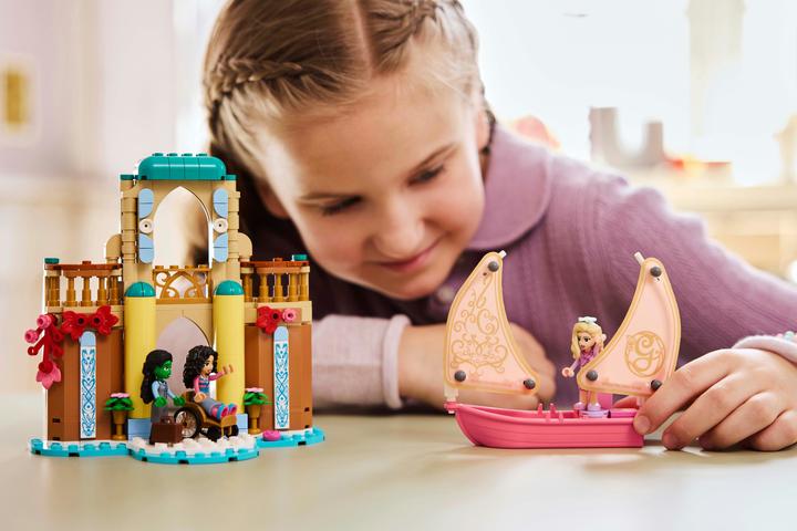 Actual product image LEGO Glinda, Elphaba und Nessarose an der Universität Shiz (75681, LEGO Wicked)