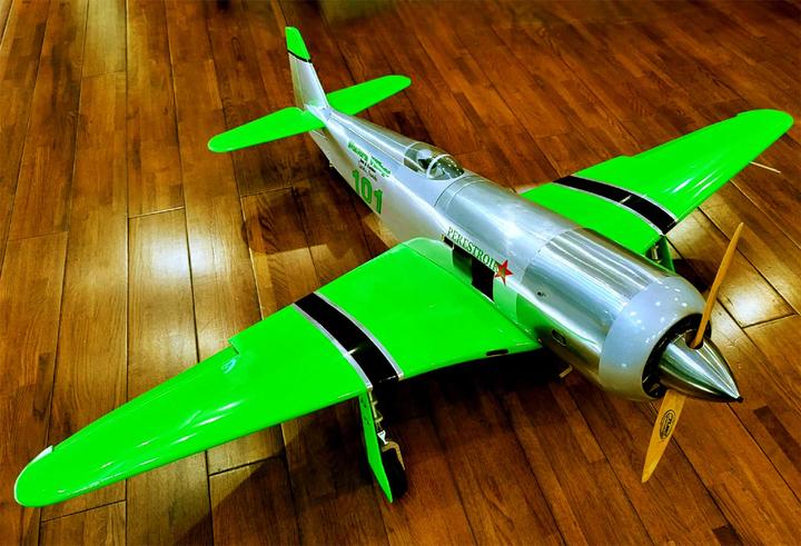 Actual product image Seagull Models SG-Models ) YAK 11 71" 1,8m CHROM 35cc AIRRACE "Perestroika" WITH A (Warbird)