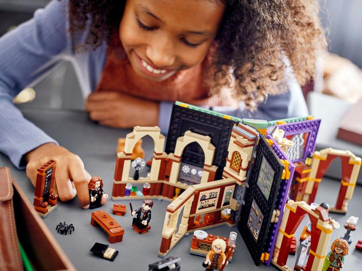 Image du produit LEGO Moment Poudlard : cours de défense (76397, LEGO Harry Potter)
