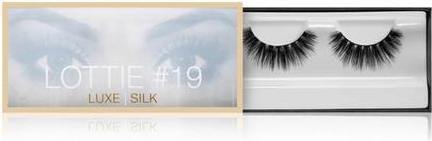Actual product image Huda Beauty Classic False Eyelashes (Artificial eyelashes)