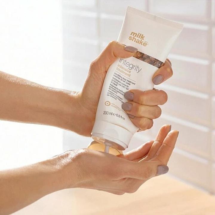 Actual product image Milk_Shake integrity - deep nourishing treatment (200 ml)