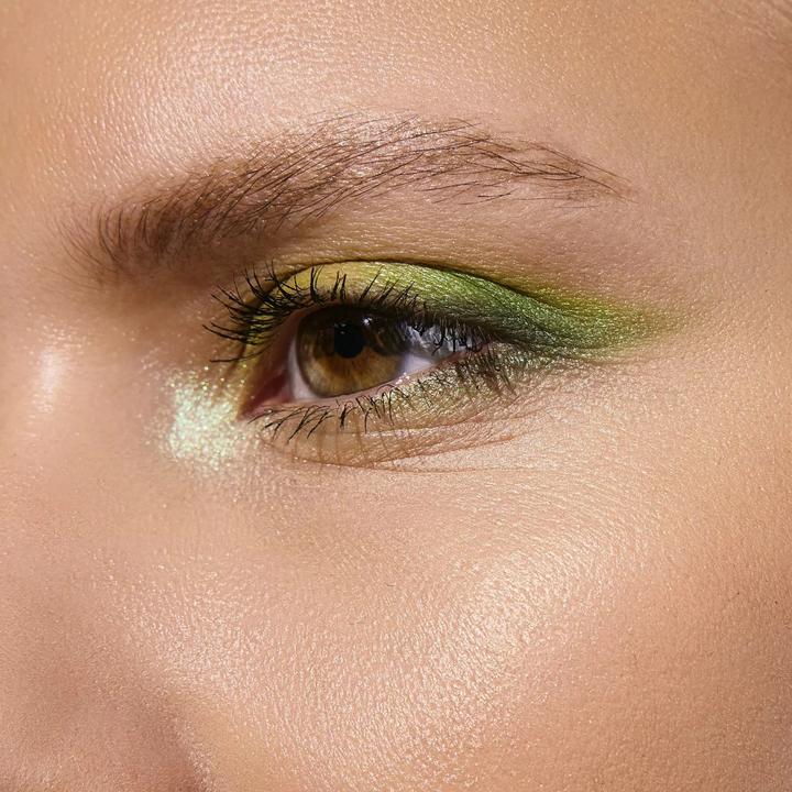 Actual product image Catrice Eye shadow palette The Joker 020 The Clown Prince of Crime (020 The Clown Prince of Crime)