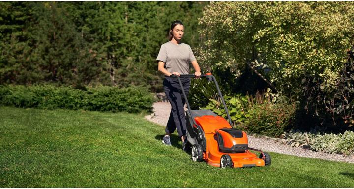 Produktbild Husqvarna LC 247i (Akkubetrieb)