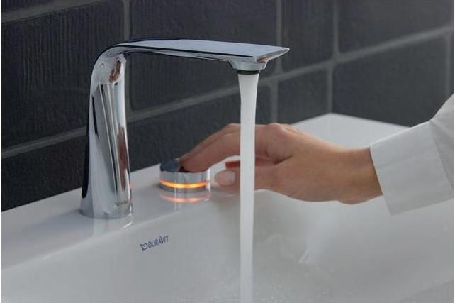 Produktbild Duravit 2-Loch-Elektronikbatterie D.1 M mit Steckernetzteil chrom