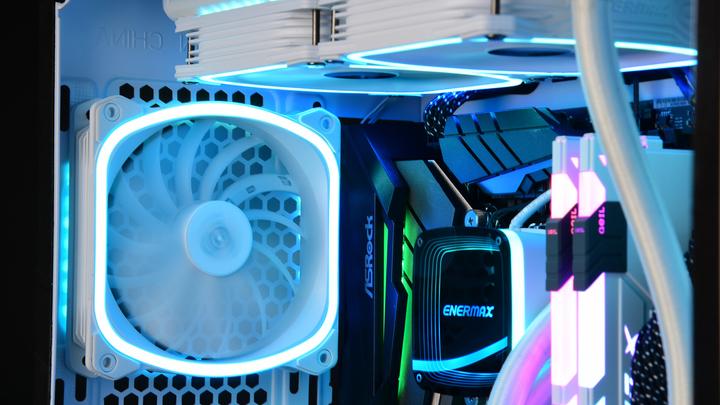 Actual product image Enermax PC Fan SquA RGB White 3-Pack with RGB Control Box (120 mm, 3 x)