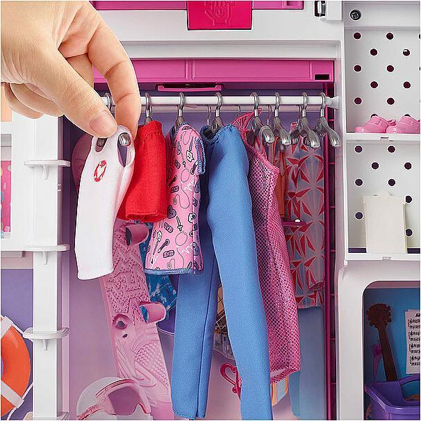 Image du produit Barbie Une garde-robe de rêve et une poupée blonde