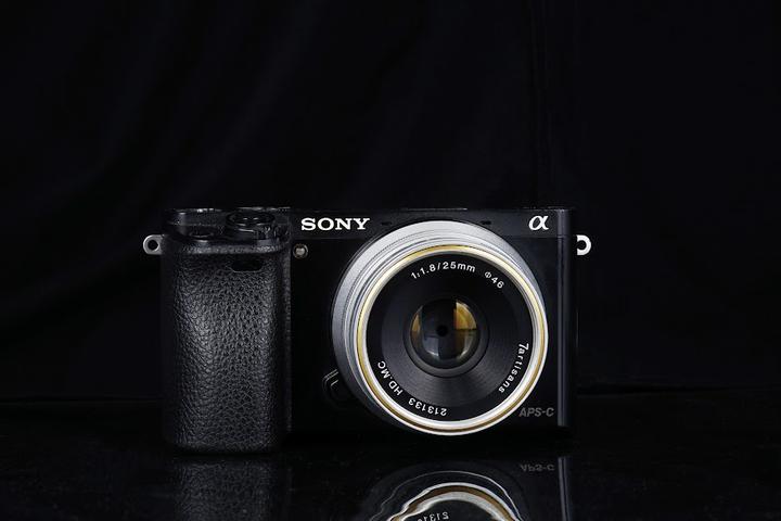 Image du produit 7artisans 25mm f/1.8 MFT (Micro Four Thirds, Micro Four Thirds)