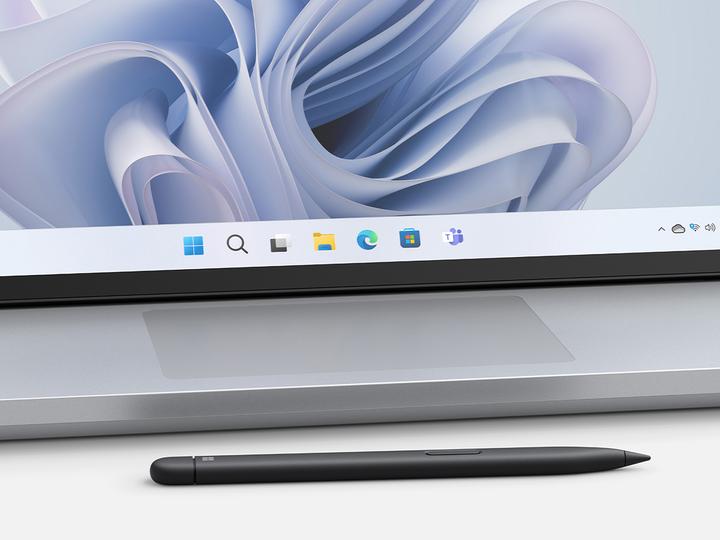 Actual product image Microsoft Surface Laptop Studio 2 (14.40", Intel Core i7-13700H, 32 GB, 1000 GB, CH)
