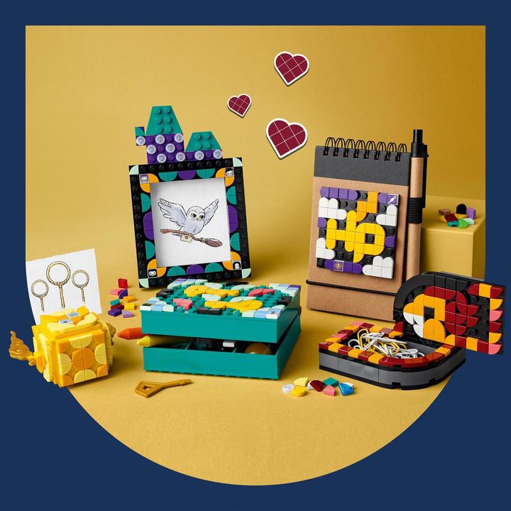 Produktbild LEGO Hogwarts Schreibtisch-Set (41811, LEGO Dots)
