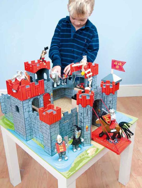 Actual product image Le Toy Van Lionheart Castle