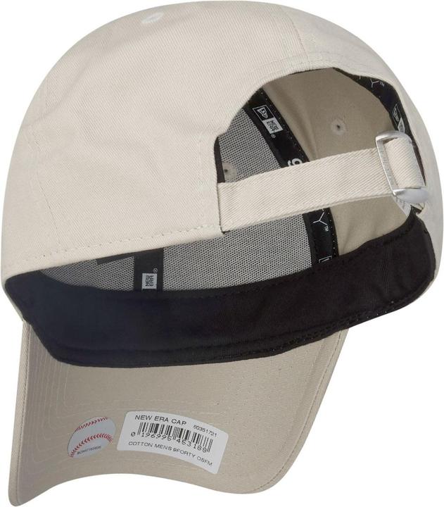 Actual product image New Era 9Forty Strapback Cap New York Yankees stone khaki
