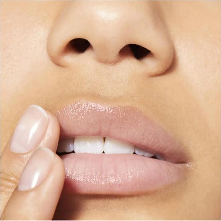 Actual product image Nuxe Sweet Lemon Baume Lèvres 15 ml (Balm, 15 ml)