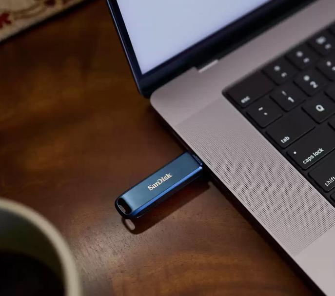 Actual product image SanDisk iXpand Phone Drive (256 GB, USB-C)