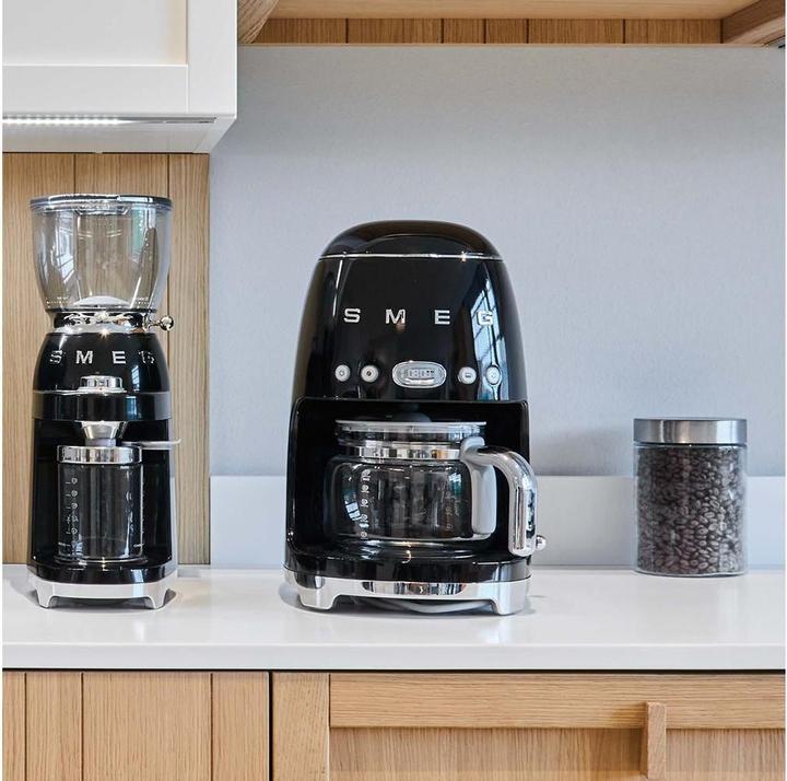 Actual product image Smeg DCF02BLEU Coffee machine