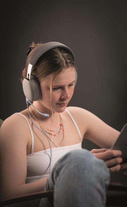 Actual product image Onanoff education headphones secondary school & university
