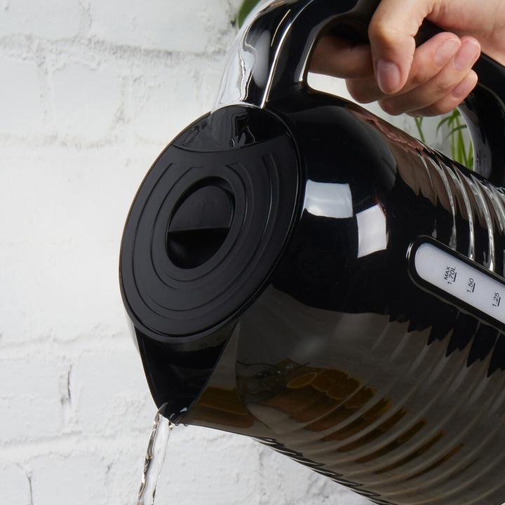 Actual product image Petra PT5572BLKVDE Oscuro 3KW kettle (1.70 l)