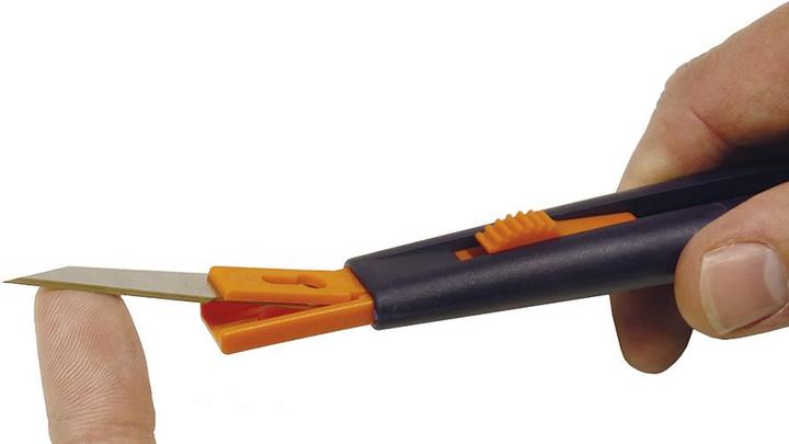 Produktbild Magni Lutz Klingenhalter KLHA 100 (mit Taste + TIN Skalpellklinge, aus ABS-Kunststoff, Länge 155 mm, Kling