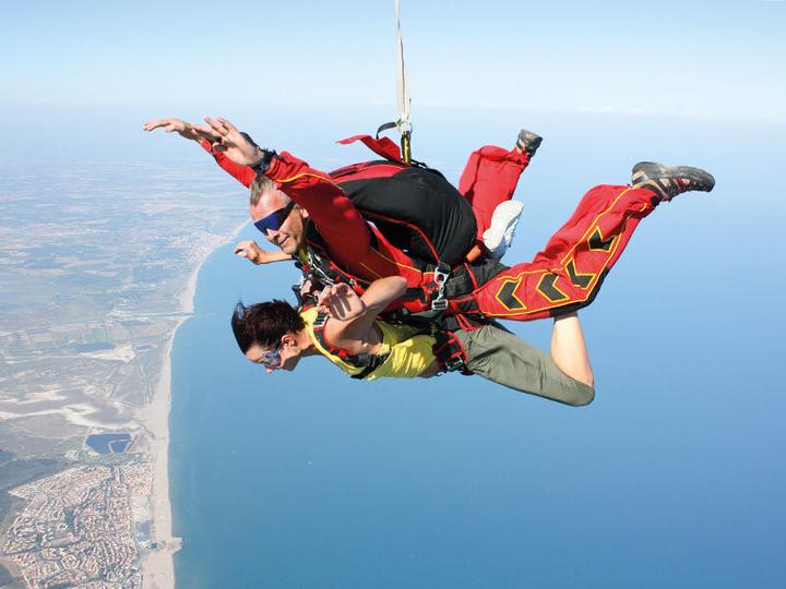 Image du produit Smartbox Découvrez la France vue du ciel: 1 saut en parachute en tandem pour 1 personne (1 pers.)