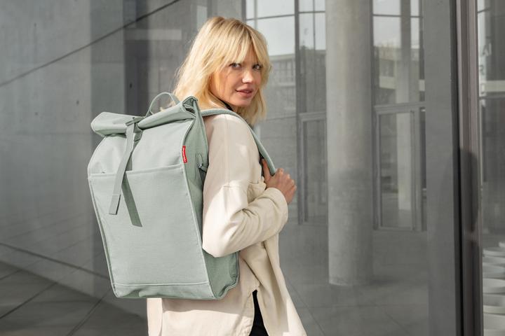 Produktbild reisenthel Rucksack urban rolltop Kunststoff grün 16,0 l (16 l)