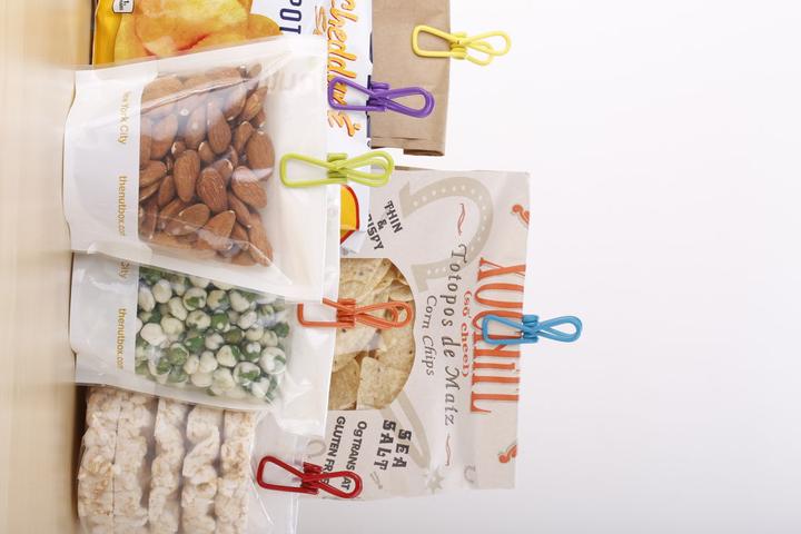 Actual product image Kikkerland multi-purpose clips (6 x)