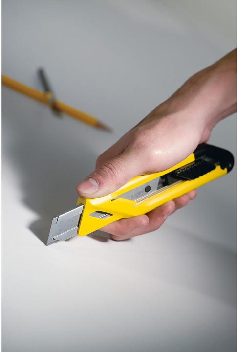Image du produit Stanley Couteau Easy Cut (curseur) 18mm avec lame sécable STHT10265- (Cutters)