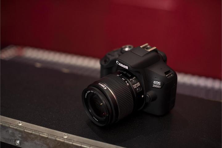 Image du produit Canon EOS 2000D (18 - 55 mm, 24.10 Mpx, APS-C / DX)
