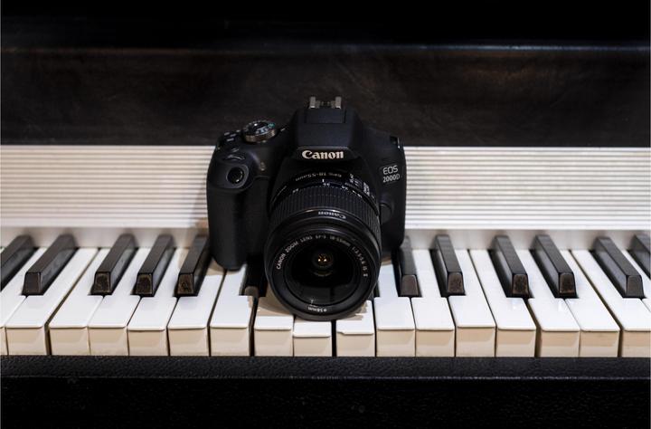 Image du produit Canon EOS 2000D (18 - 55 mm, 24.10 Mpx, APS-C / DX)
