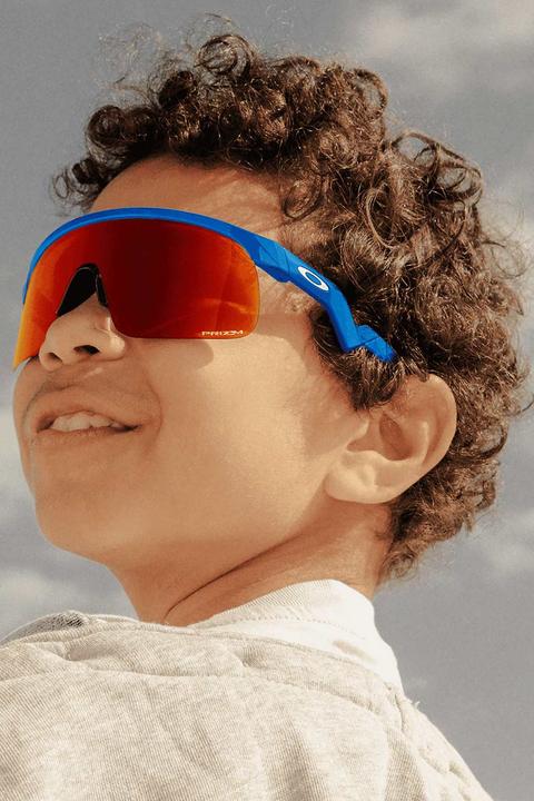 Actual product image Oakley Resistor (Blue, prizm ruby)
