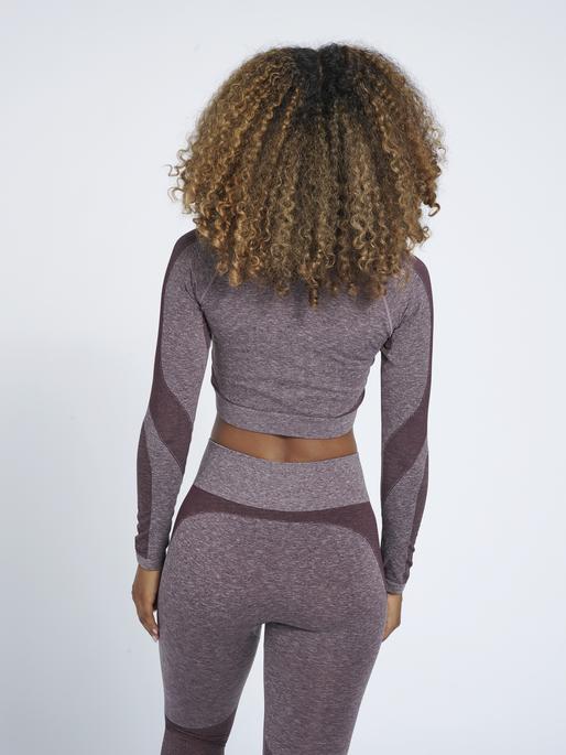 Actual product image hummel Kady Seamless T-Shirt L/S (L)