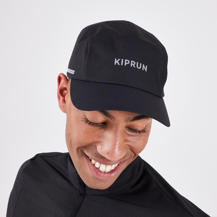 Produktbild Kiprun Lauf-Cap Schirmmütze 5 Panel Regen wasserabweisend - schwarz