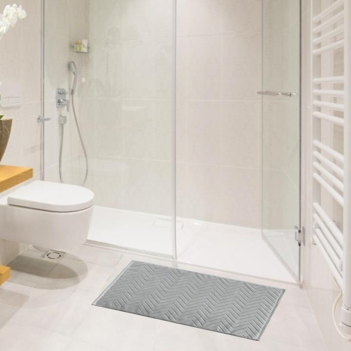 Actual product image Intirilife Bath Mat Shower Mat in Grey (80 x 50 cm)