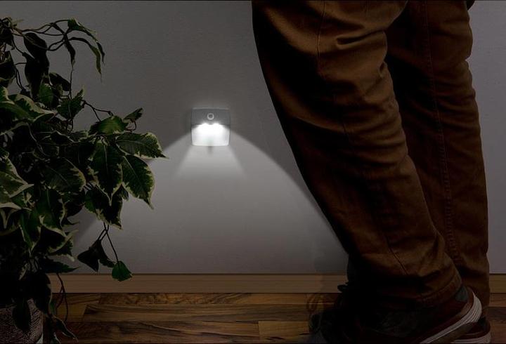 Produktbild Lunartec LED-Treppen- und Nachtlicht mit Dämmerungs- und Bewegungs-Sensor
