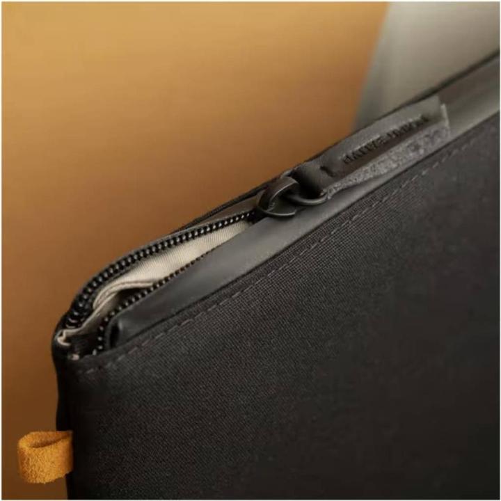 Produktbild Native Union W.F.A Sleeve für MacBook Pro 16 Schwarz MacBook Pro 16 (16.20")