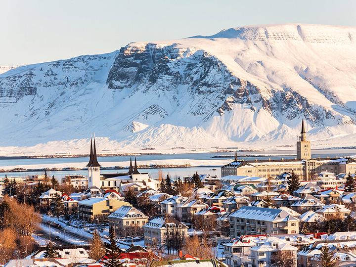 Image du produit Smartbox Séjour en Islande : 3 nuits avec aurores boréales et entrée au Blue Lagoon (2 pers.)