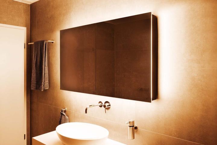 Produktbild Schneider ADVANCED Line Comfort LED Lichtspiegelschrank, 2 Türen, 91,5x71,5x12cm, 194.090.