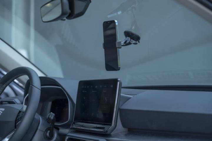 Produktbild Cartrend Saugnapf Handy-Kfz-Halterung 360° drehbar 85